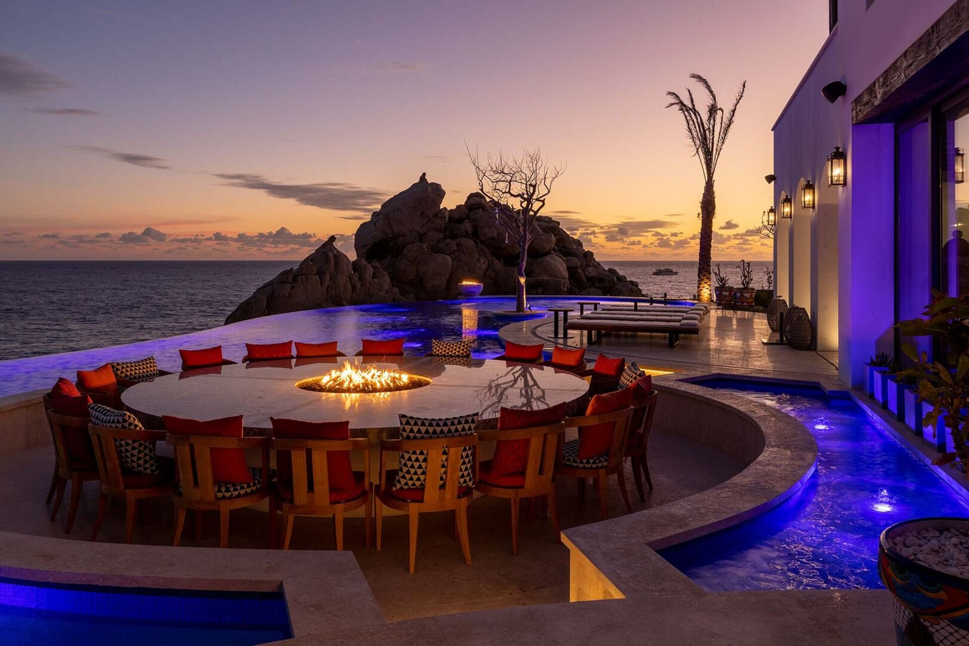 Experience Unmatched Luxury at Cabo San Lucas Villa 1055