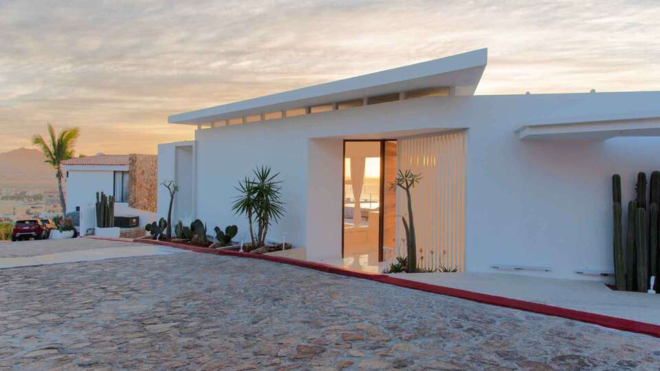 Indulge in Opulence at Cabo San Lucas Villa 1056 - Luxury Redefined