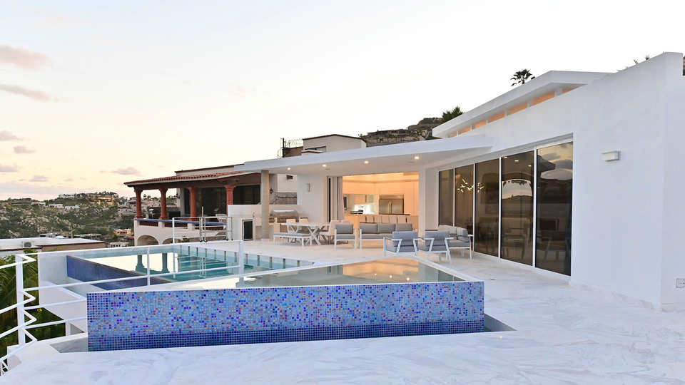 Indulge in Opulence at Cabo San Lucas Villa 1056 - Luxury Redefined
