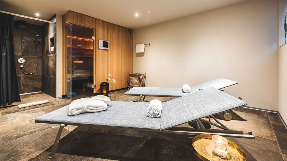 Experience Luxury with Mountain View, Valais Chalet 1395
