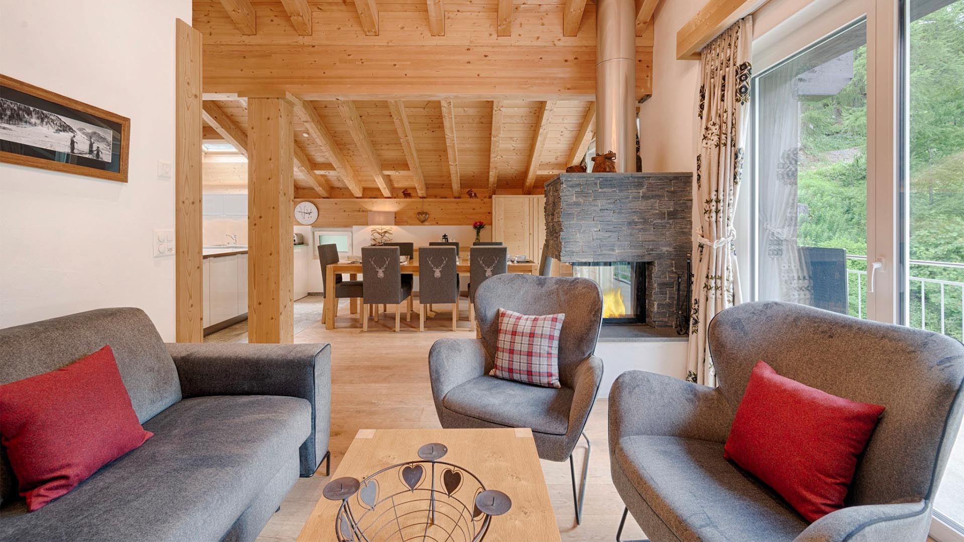Ski-In/Ski-Out Luxury with Stunning Views, Valais Apartment 1396
