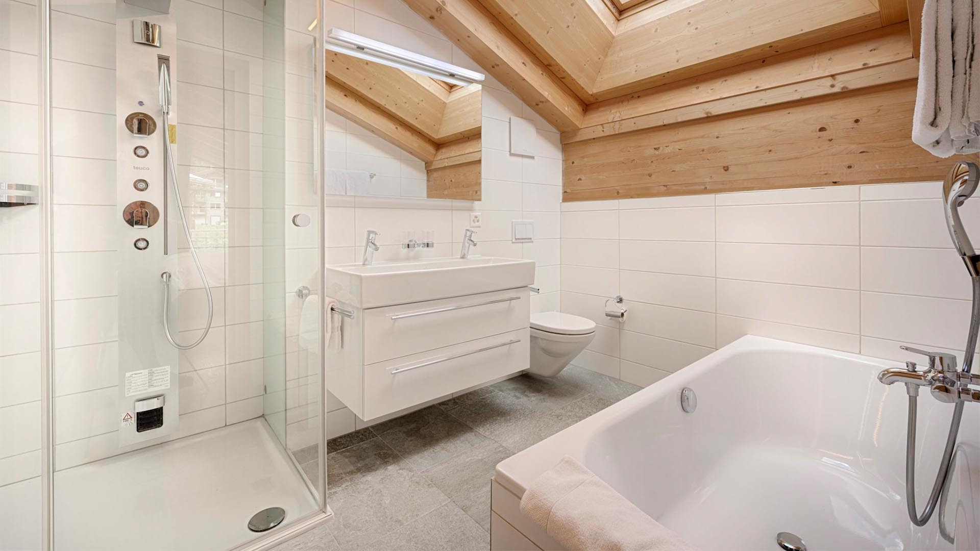 Ski-In/Ski-Out Luxury with Stunning Views, Valais Apartment 1396