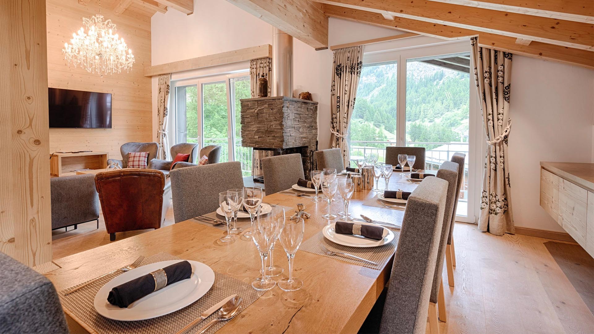 Ski-In/Ski-Out Luxury with Stunning Views, Valais Apartment 1396