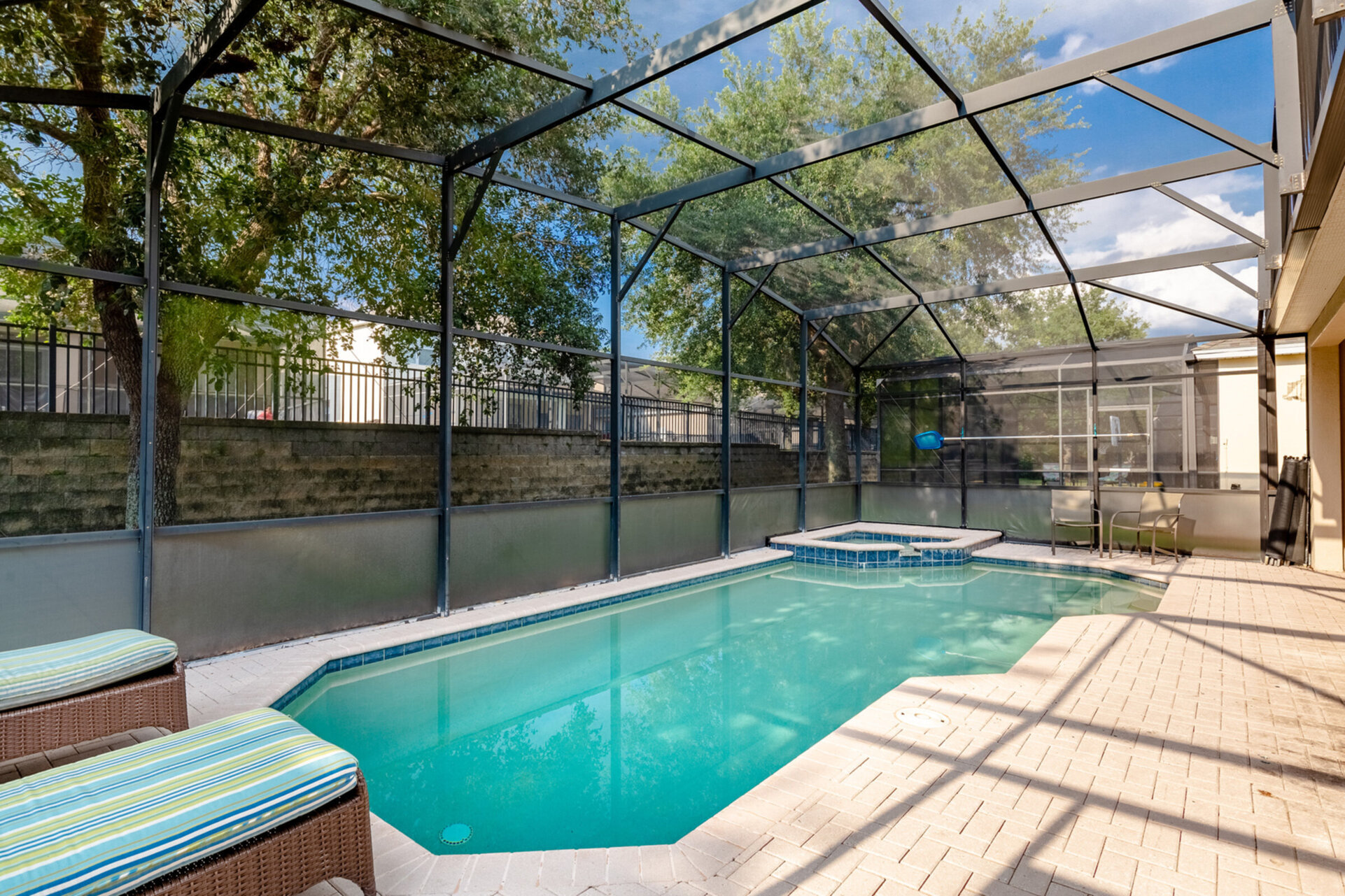 The kids will love splashing around in the evenings