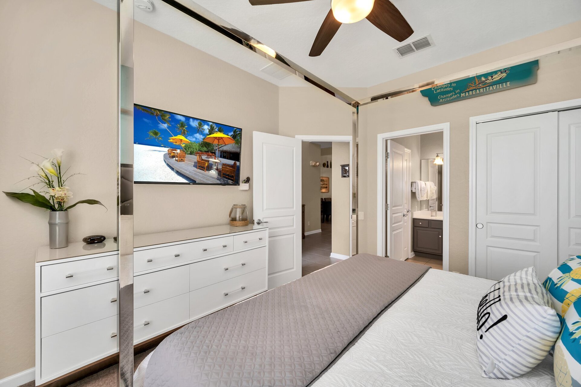 Relax in luxury and watch TV on the 50-inch SMART TV