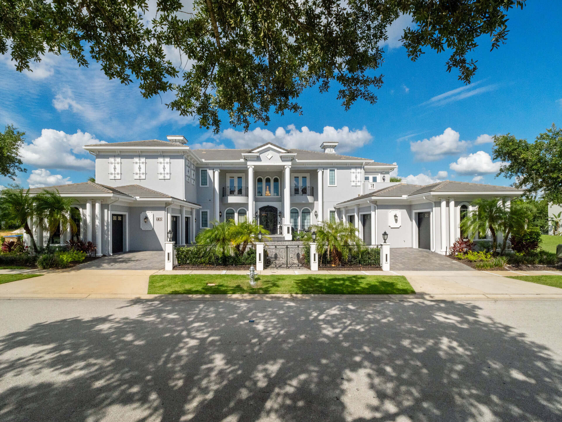 5 Star Villa Dominion – A Commanding Luxury Estate