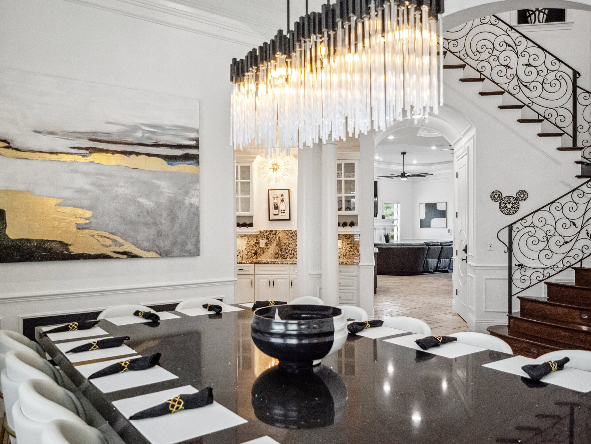 5 Star Villa Dominion – A Commanding Luxury Estate