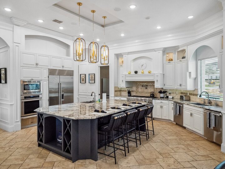 5 Star Villa Dominion – A Commanding Luxury Estate