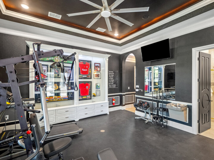 5 Star Villa Dominion – A Commanding Luxury Estate