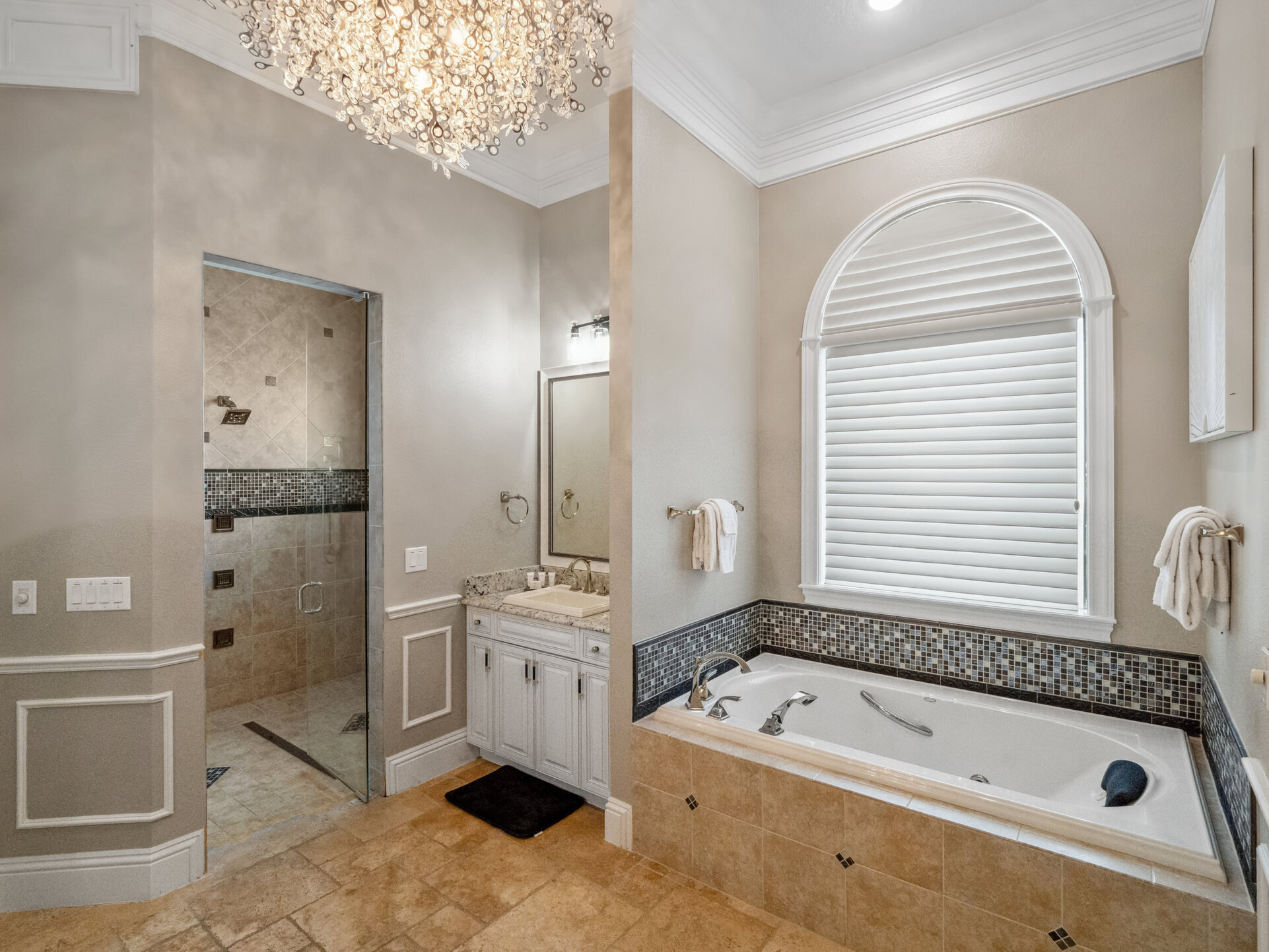 5 Star Villa Dominion – A Commanding Luxury Estate