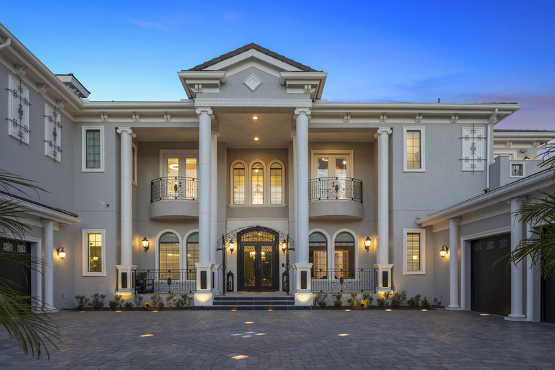 5 Star Villa Dominion – A Commanding Luxury Estate
