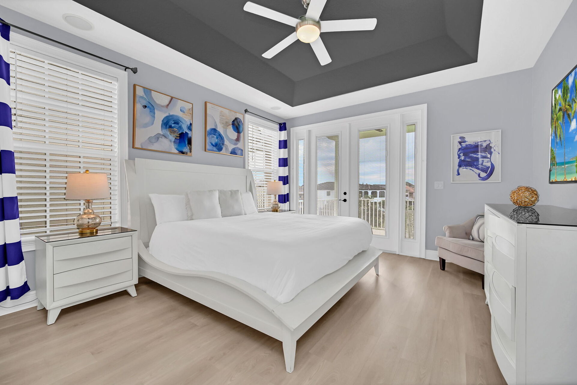 Head upstairs to the Master Suite with a King sized bed