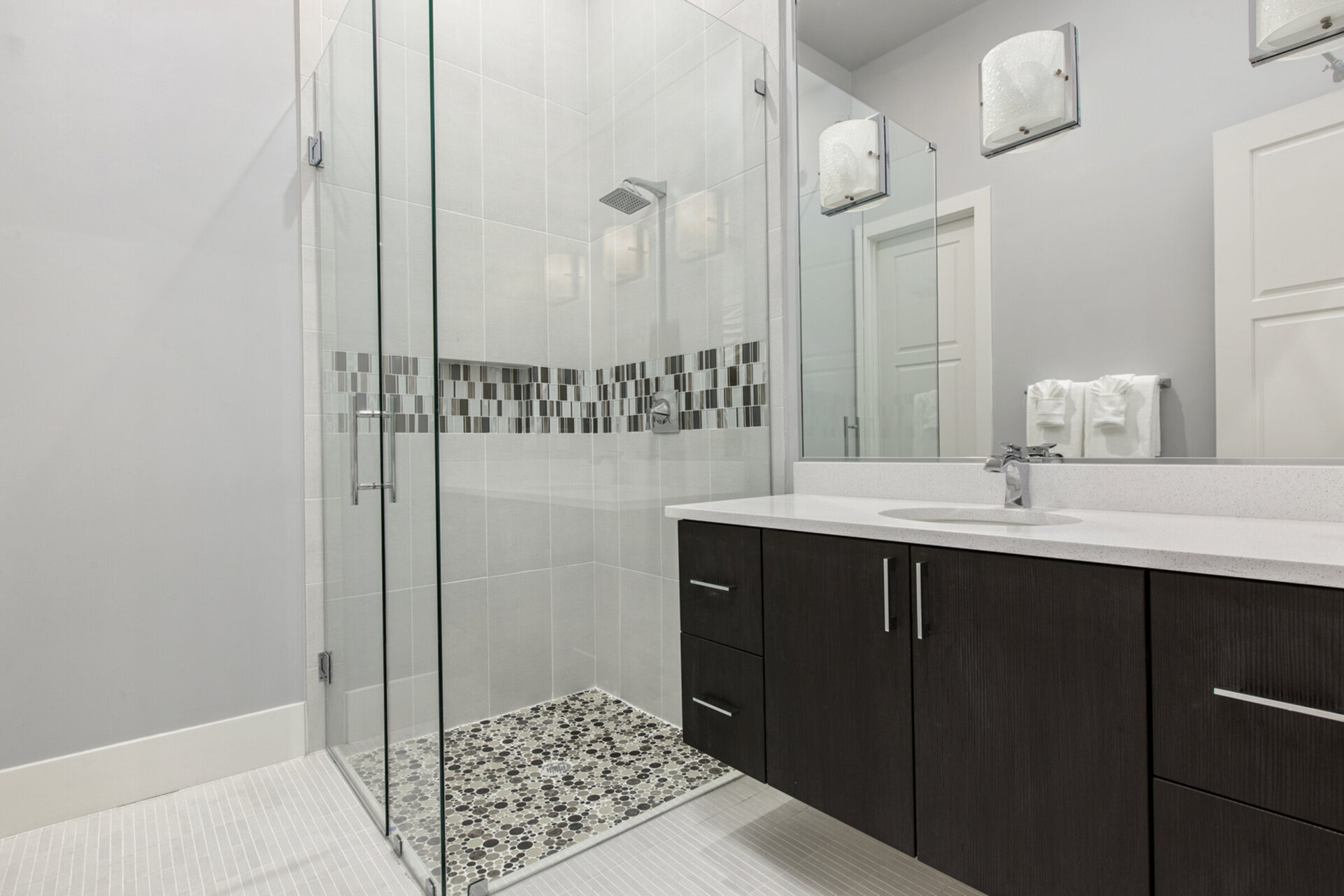 Ensuite bathroom to suite 7