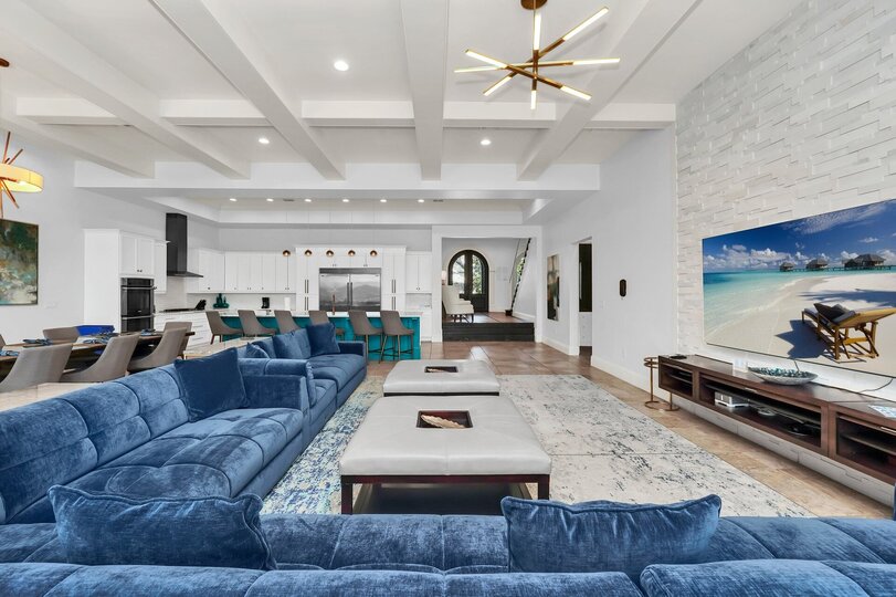 Serenity Awaits - Luxe 7 Bedroom Villa,6525