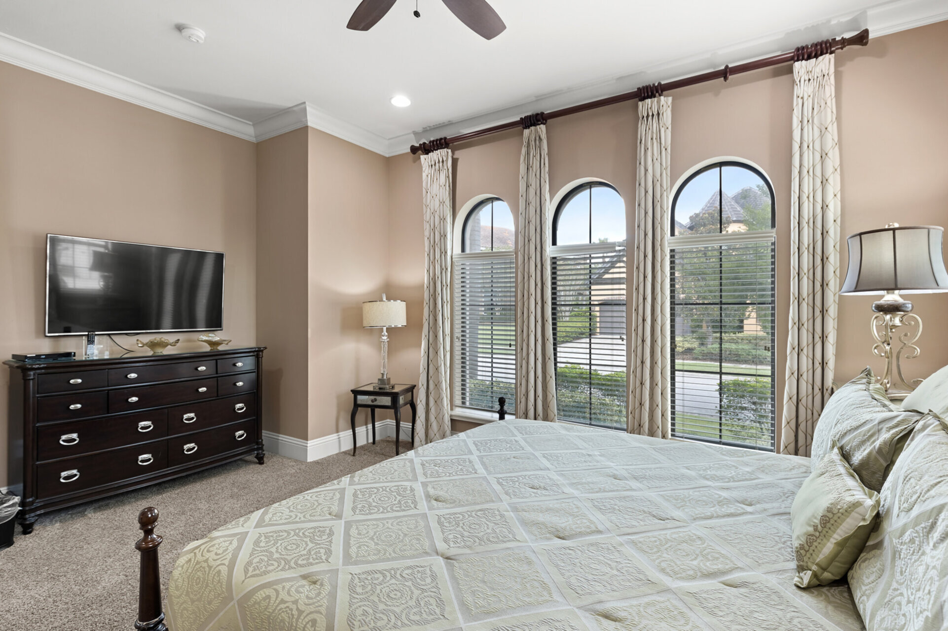 Serenity Awaits - Luxe 7 Bedroom Villa,6525