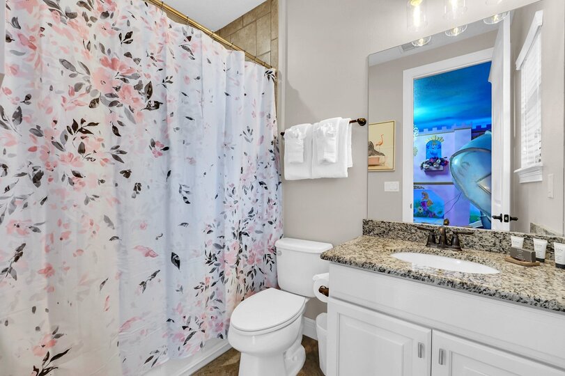 The kids will have their own en-suite with a tub/shower combo!