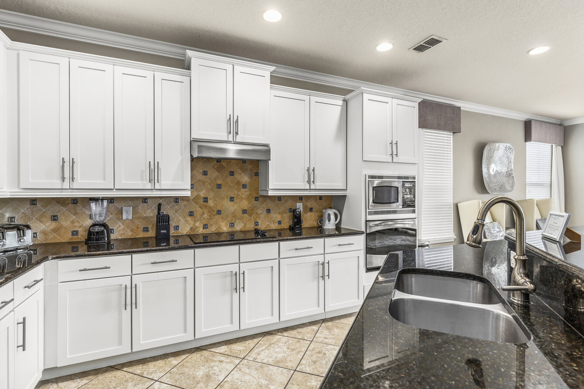 Fully equipped kitchen with all you need to prepare any meal