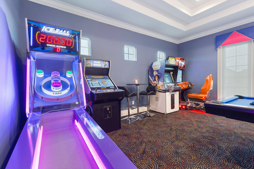 There are all king of arcade games such as the Ice Ball FX roller game, Fast & Furious SuperCars, Star Wars Trilogy, and Arcade Legends