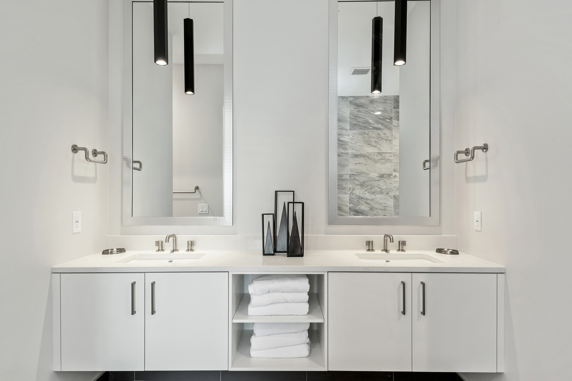 Ensuite vanity