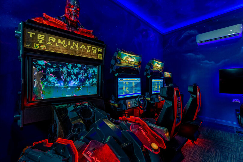 Team up with a friend on the Terminator arcade