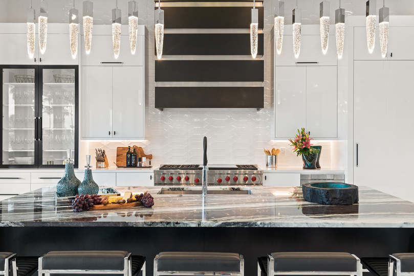 Sit at the breakfast bar with seating for 5