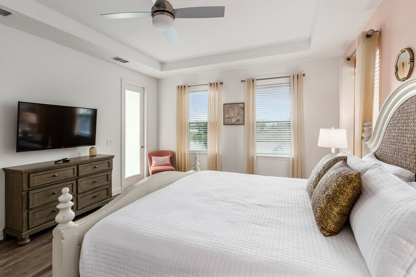 Lounge in the king-size bed with a TV and large ensuite bathroom