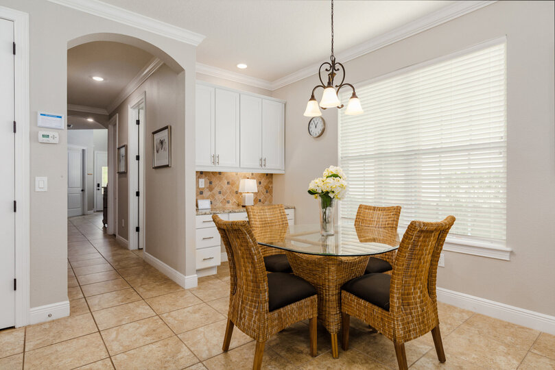 Start the day with a delicious cup of coffee at the breakfast nook