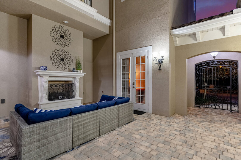 Disclaimer: Fireplace(s) not allowed for guest use, homeowner use only.