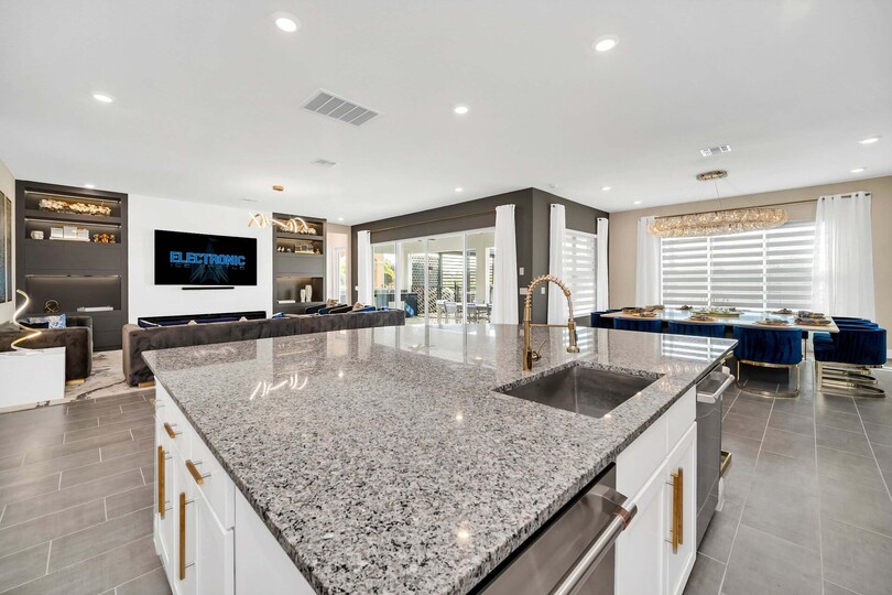 Orlando Oasis: 8 Bedroom Villa,6576