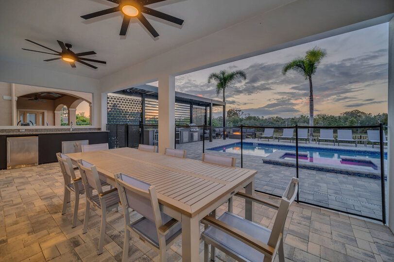 Orlando Oasis: 8 Bedroom Villa,6576