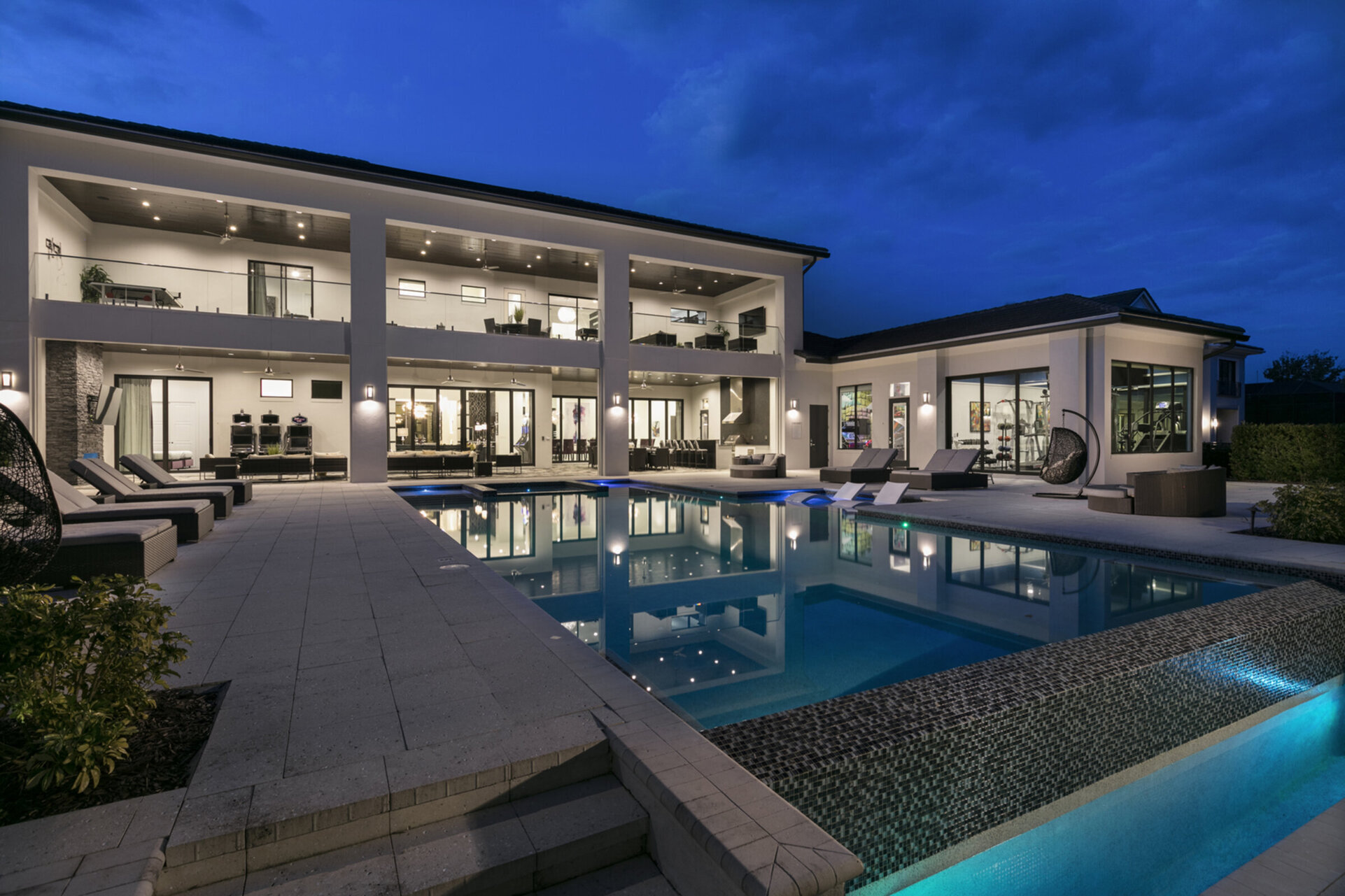 5 Star Villa Obsidian – A Bold and Timeless Sanctuary