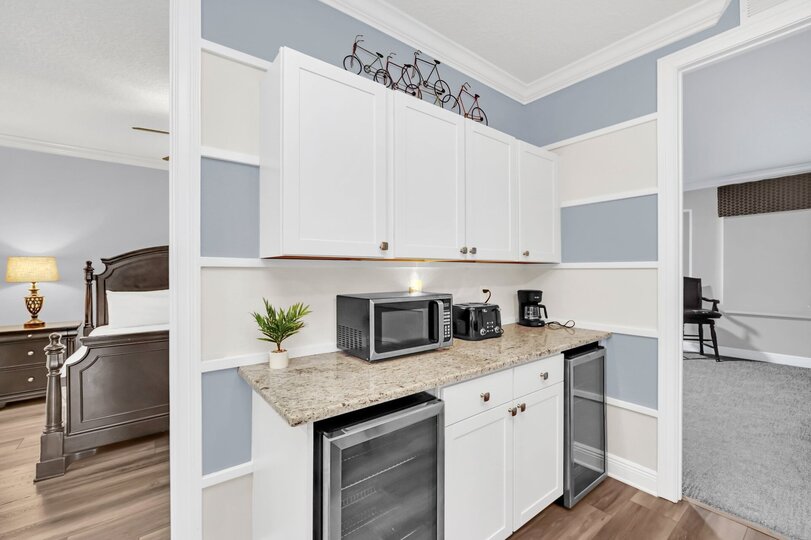 Orlando's Hidden Gem: 8 BR Villa,6580