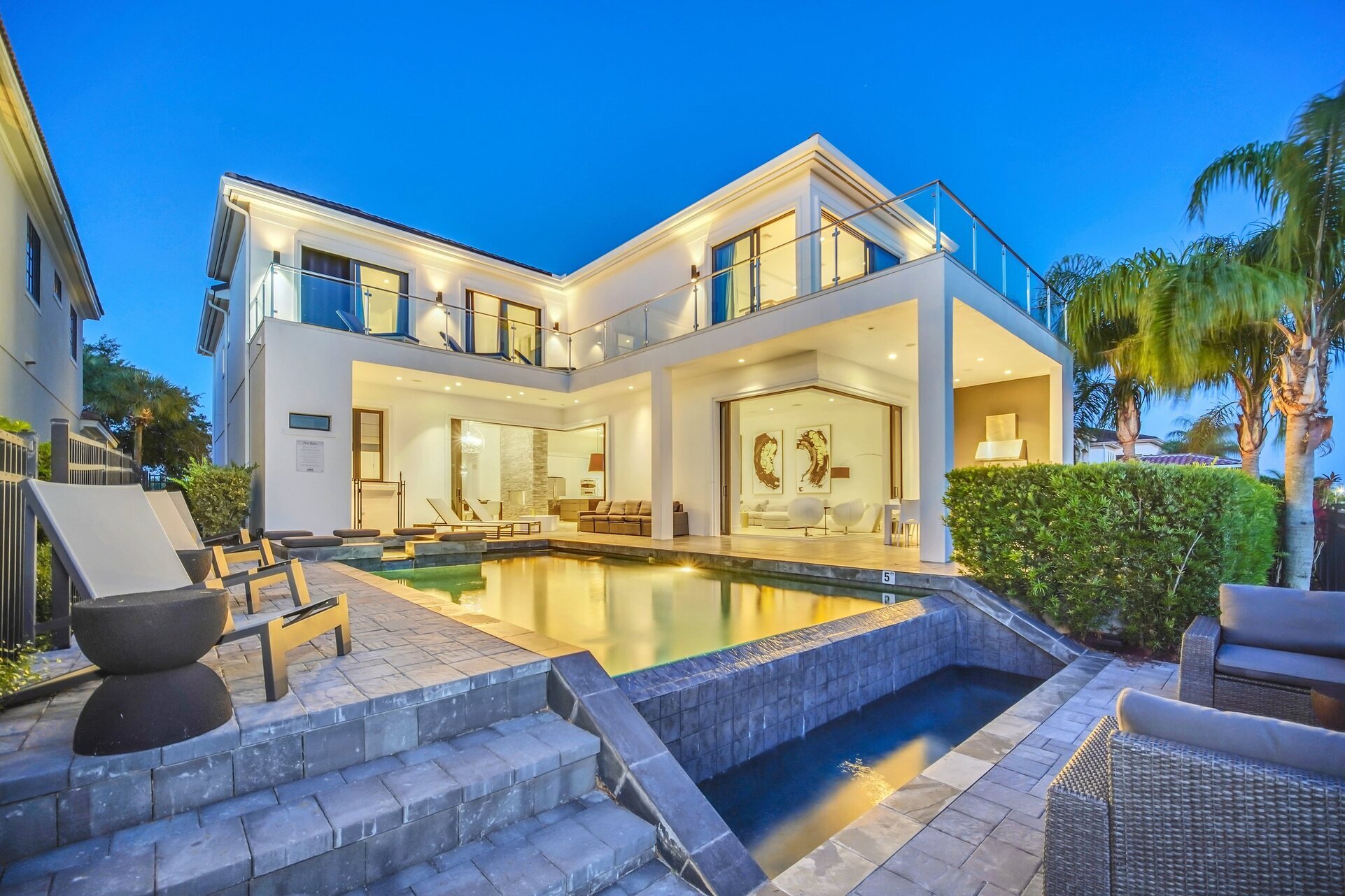 5 Star Villa Eminence – A Lofty & Refined Retreat