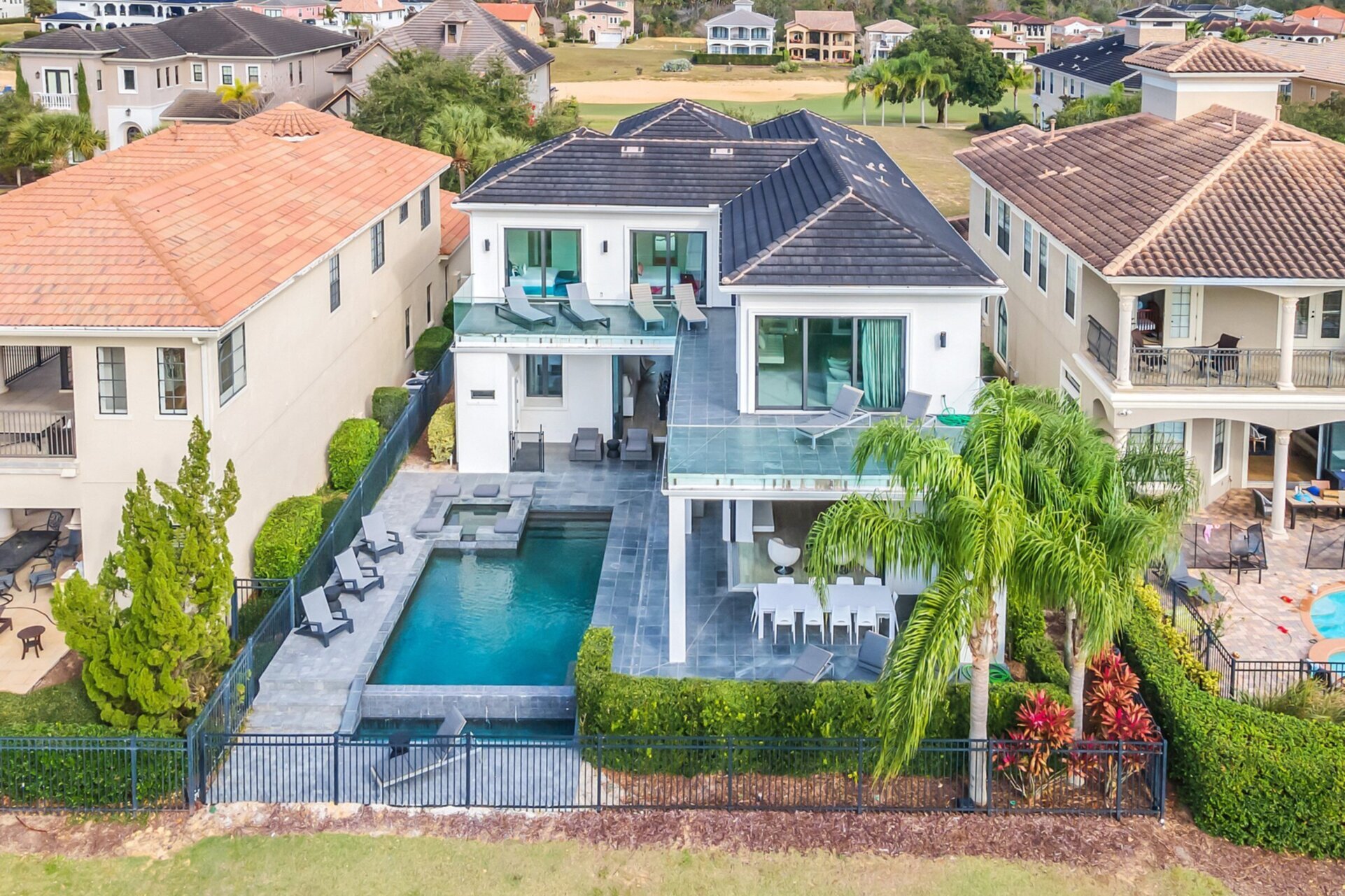 5 Star Villa Eminence – A Lofty & Refined Retreat