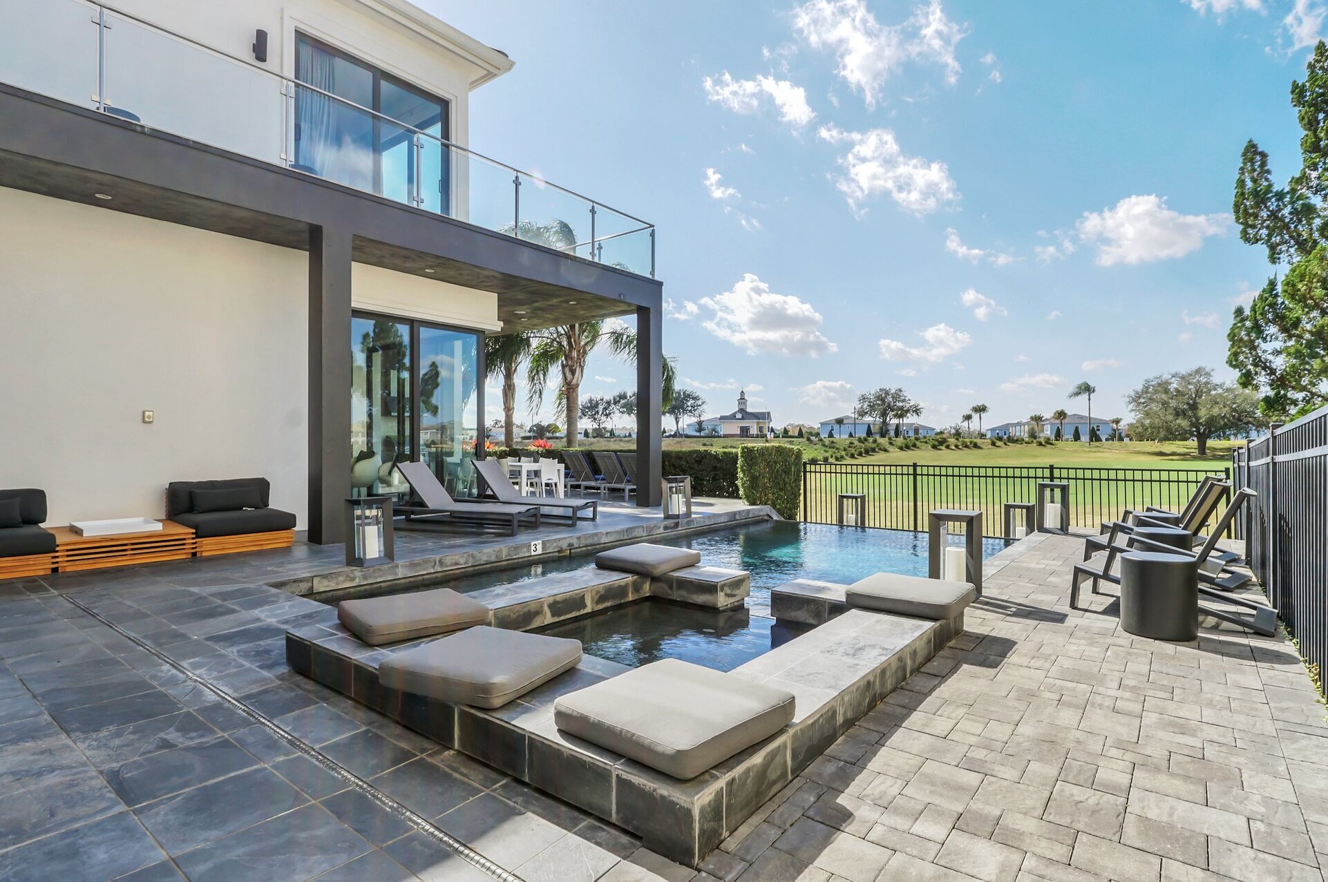5 Star Villa Eminence – A Lofty & Refined Retreat