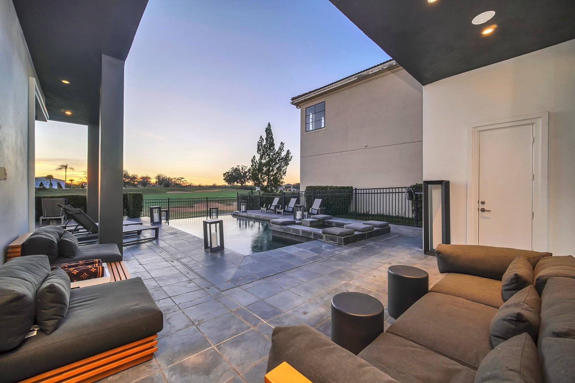 5 Star Villa Eminence – A Lofty & Refined Retreat