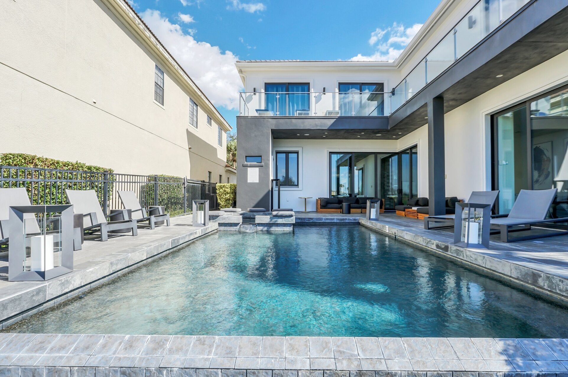 5 Star Villa Eminence – A Lofty & Refined Retreat