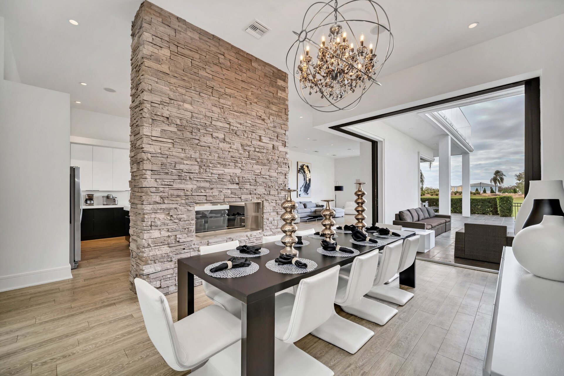 5 Star Villa Eminence – A Lofty & Refined Retreat