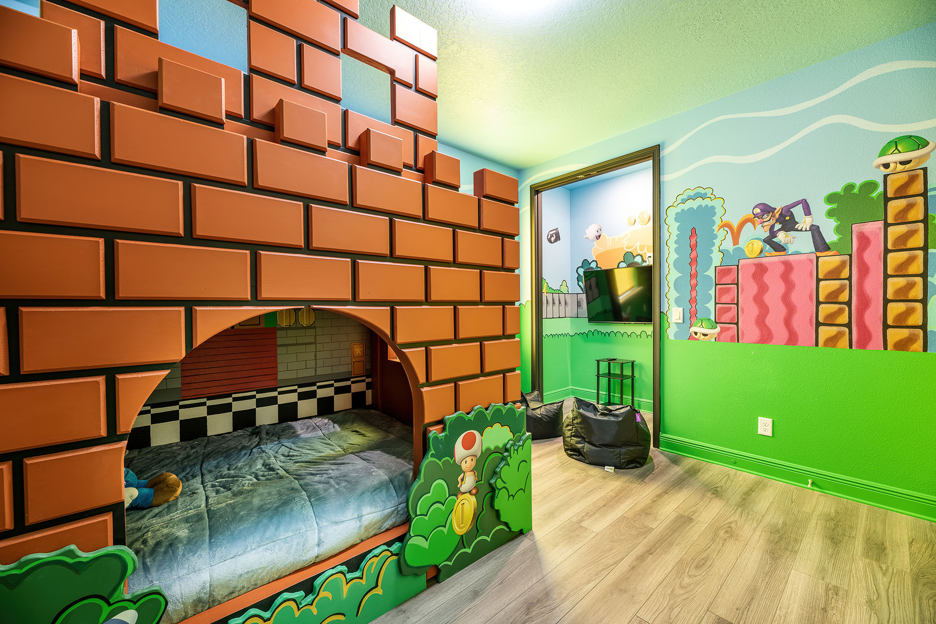 The little ones have their gaming corner with a Nintendo Switch