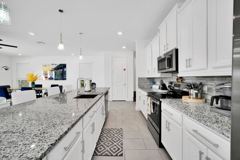 Elegant 4 Bedroom Oasis in Orlando,6613