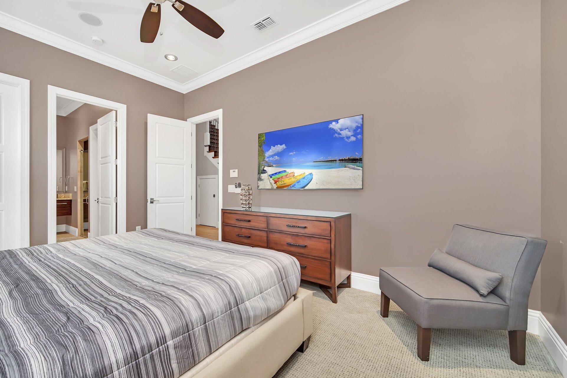 Elegant Oasis: 5 Bed Villa in Orlando,6633
