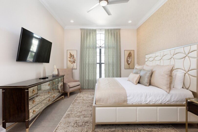 Rejuvenate in style on this deluxe King bed, where every detail is tailored for exceptional comfort and a perfect night's rest