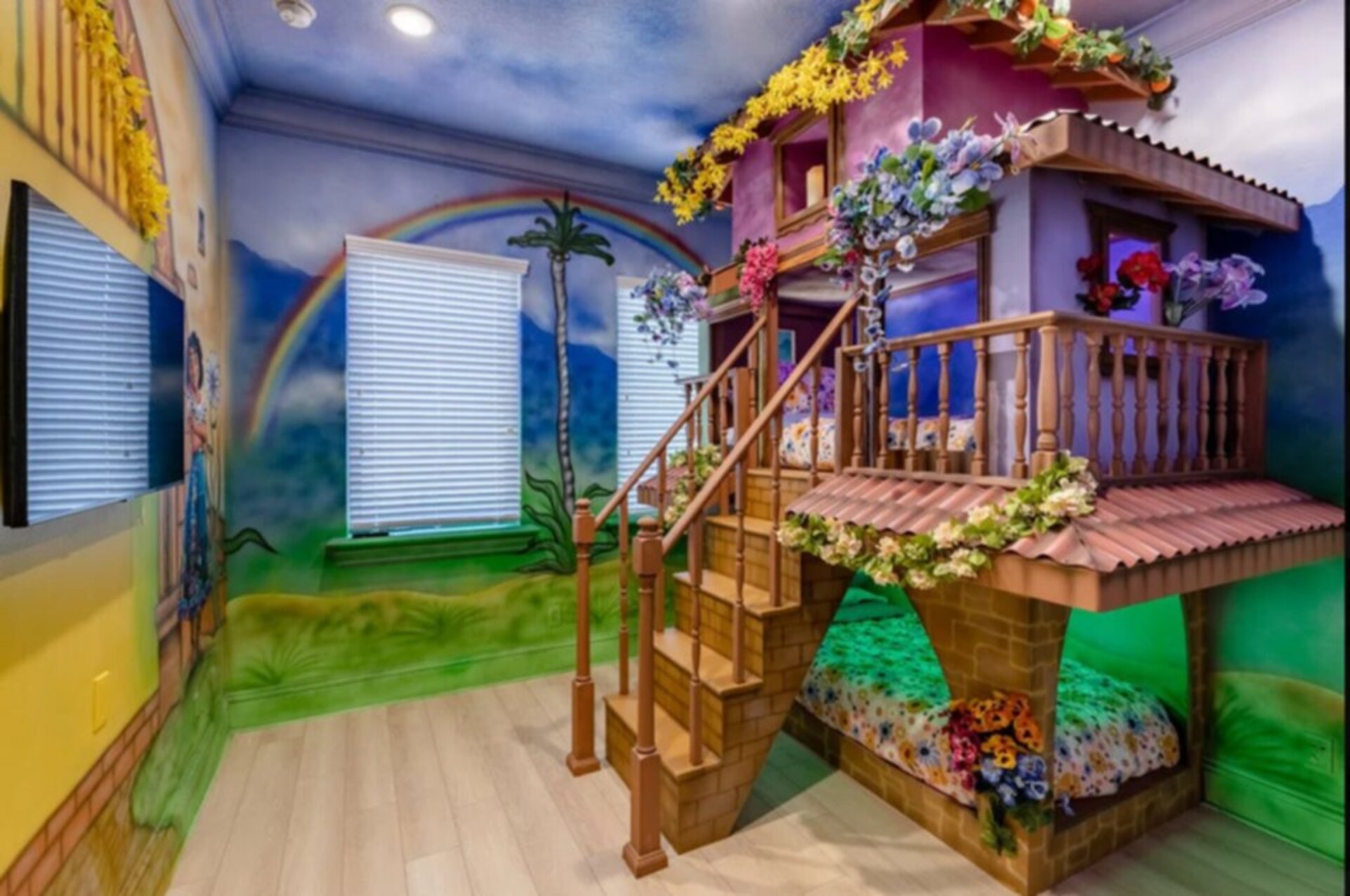 The kids will love the themed bedroom, creatively decorated to spark their imagination and provide a fun-filled retreat.
