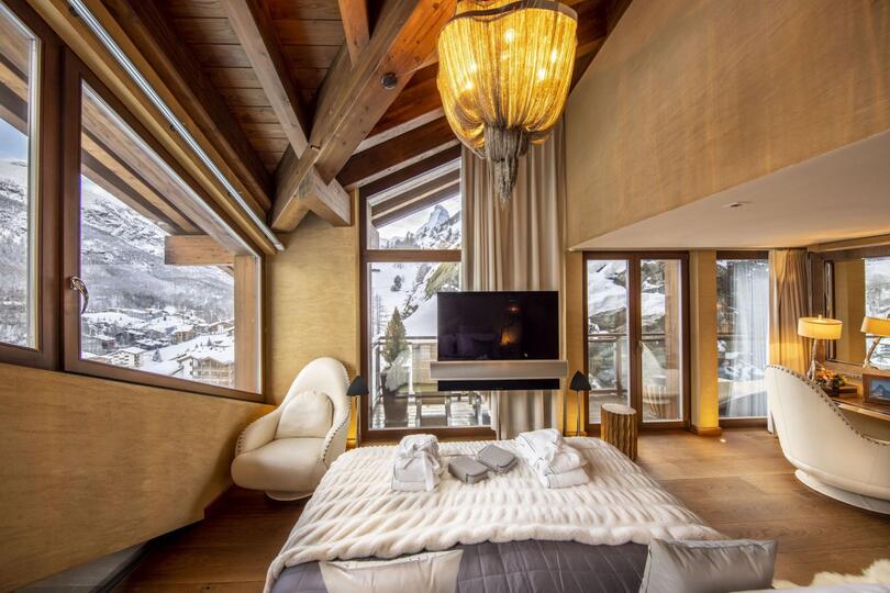 Matterhorn Views & Alpine Elegance, Luxury Valais Chalet 1407
