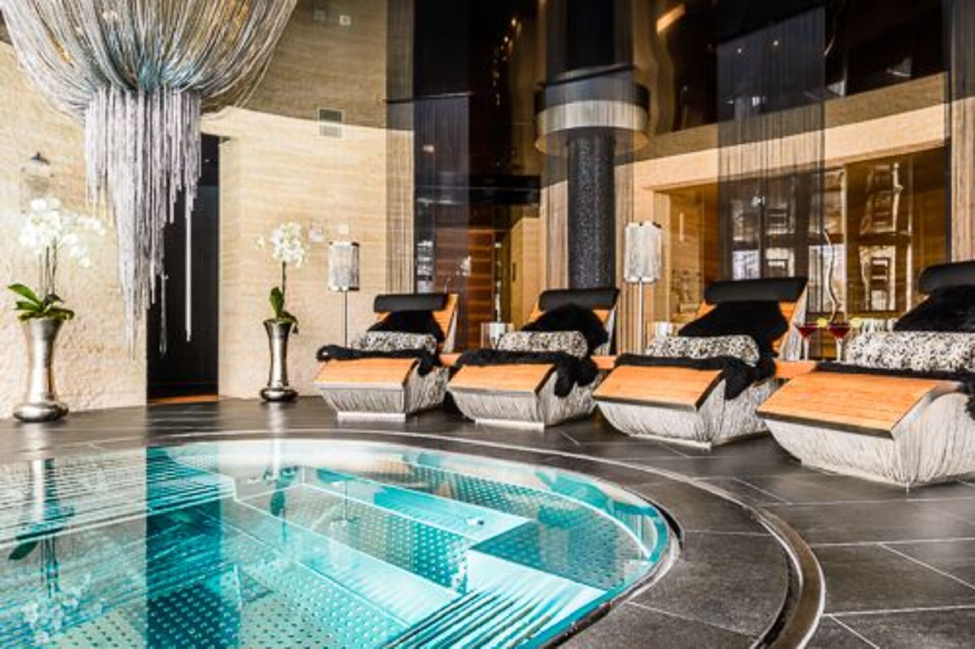Matterhorn Views & Alpine Elegance, Luxury Valais Chalet 1407