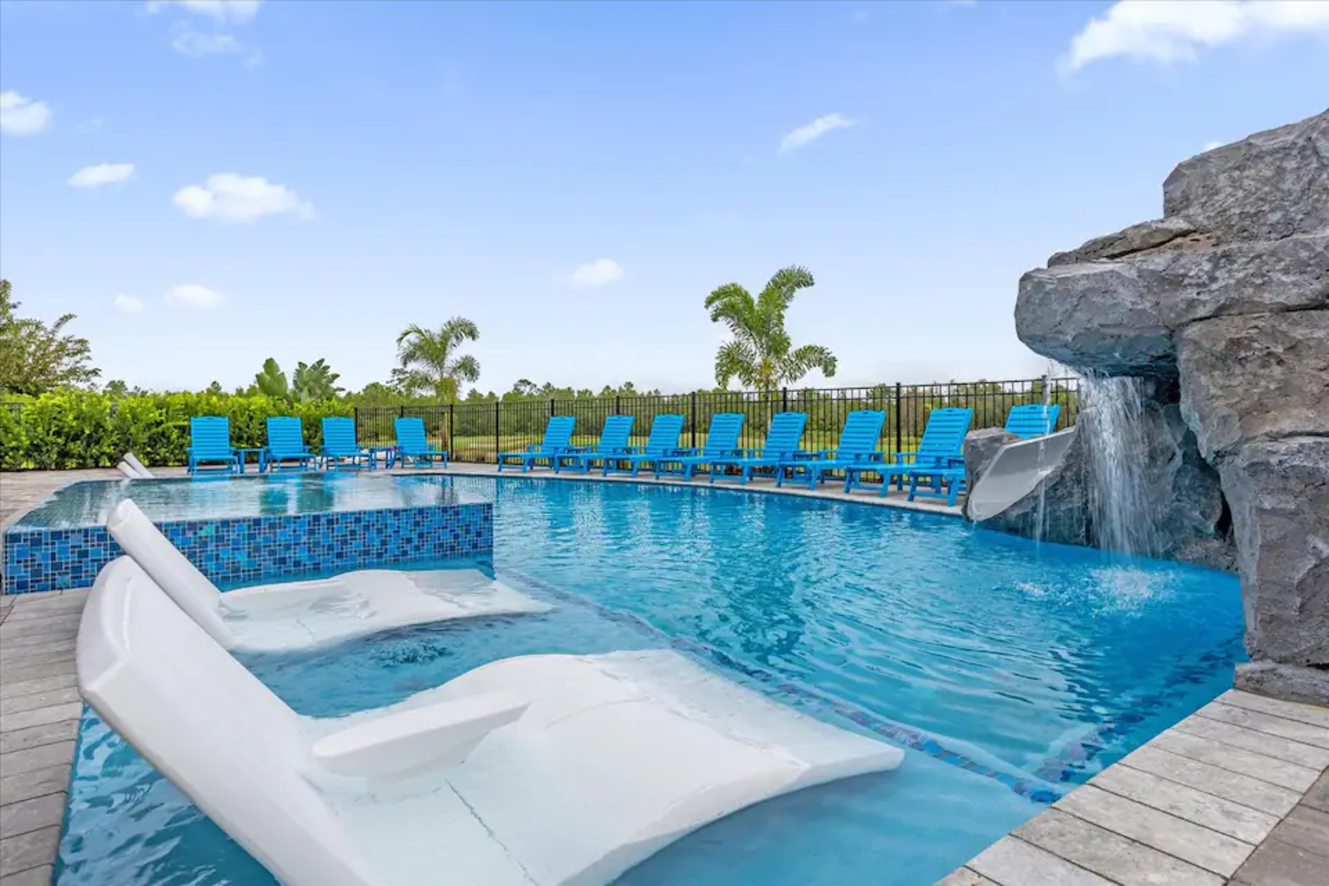 5 Star Villa Opulentia – A Golden Luxury Residence