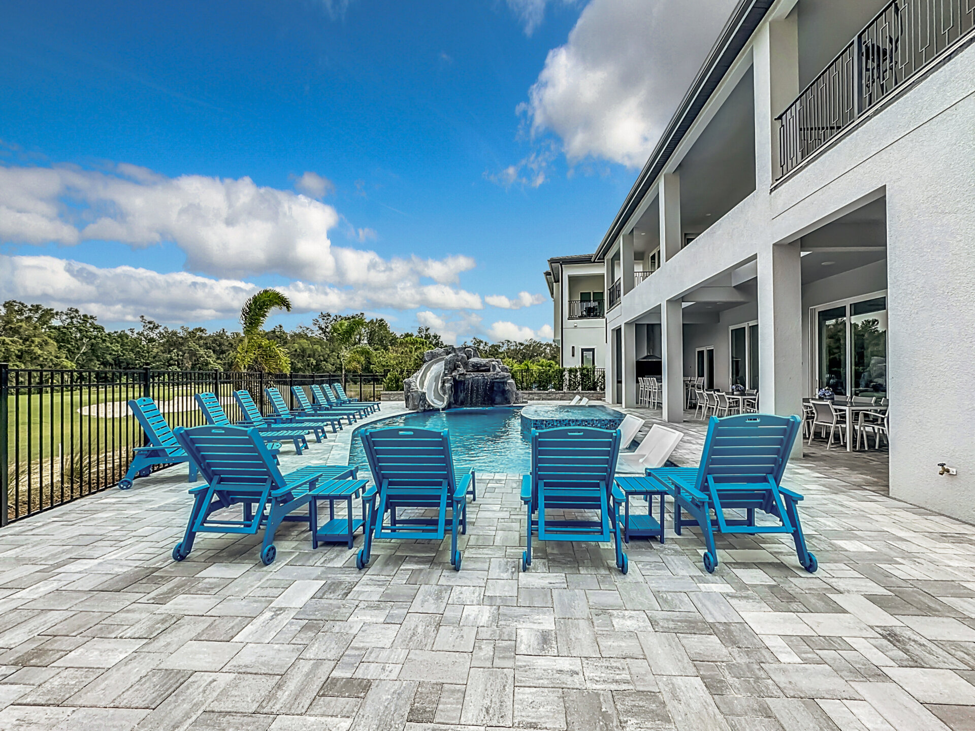 5 Star Villa Opulentia – A Golden Luxury Residence