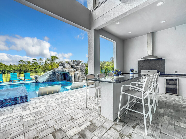 5 Star Villa Opulentia – A Golden Luxury Residence
