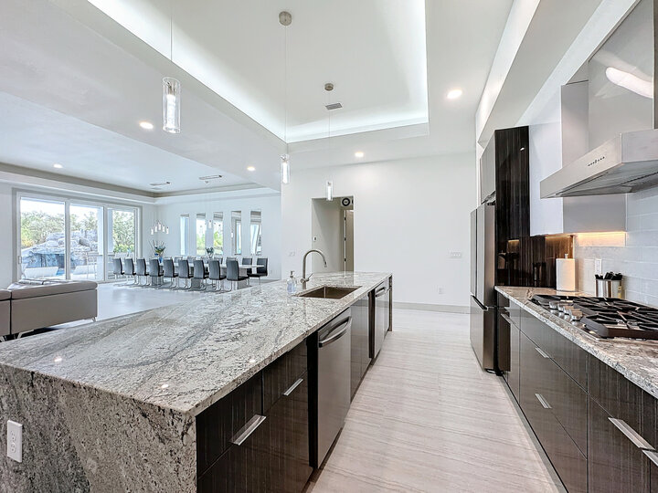 5 Star Villa Opulentia – A Golden Luxury Residence