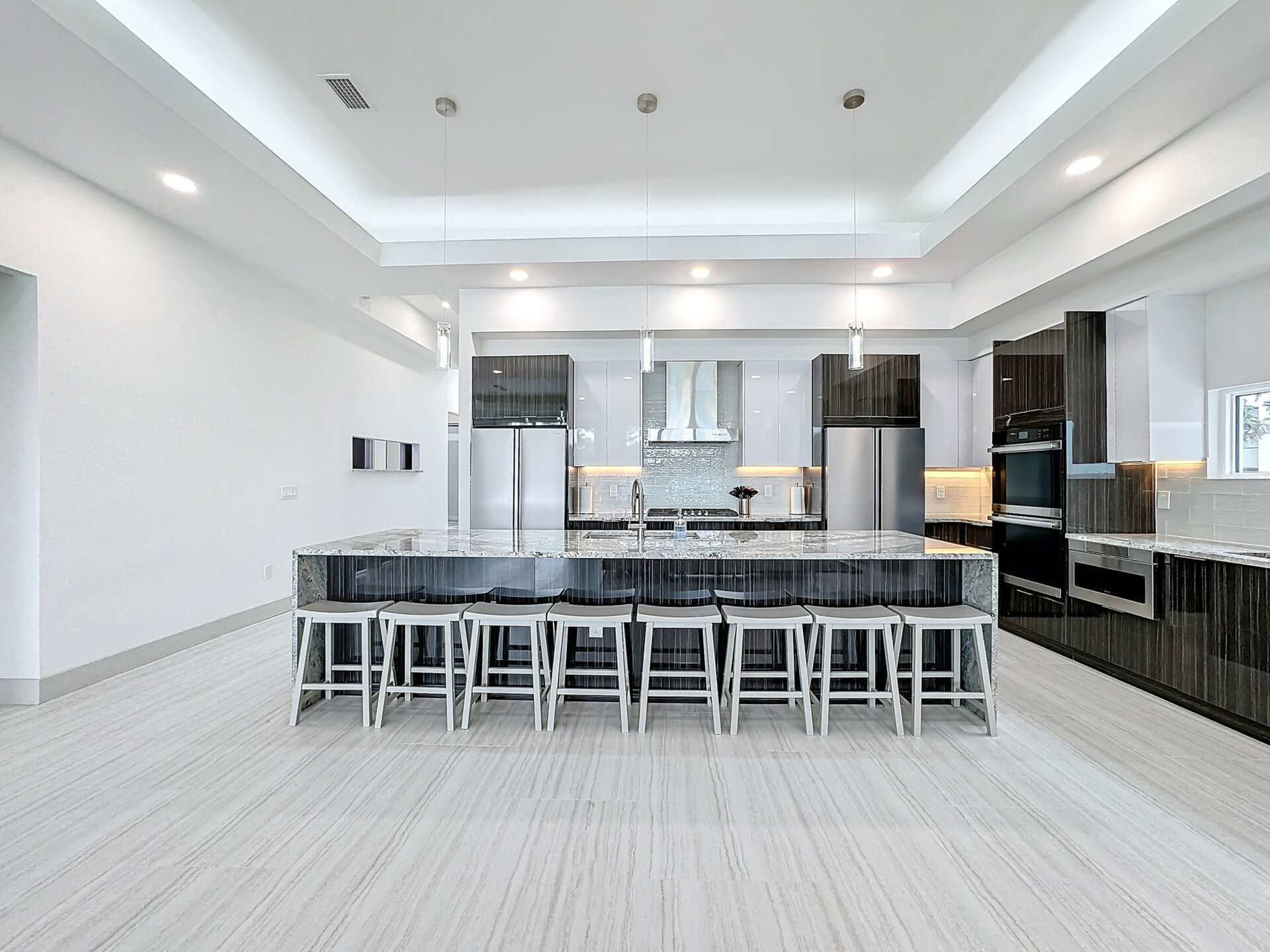 5 Star Villa Opulentia – A Golden Luxury Residence